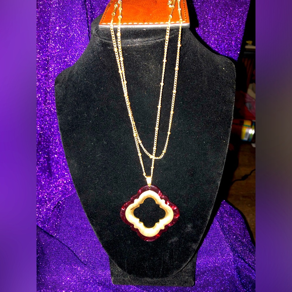Simply Noelle Pendant Necklace